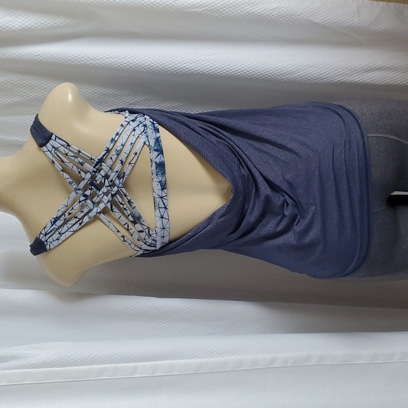 Lululemon Women's Wild Tank Top Built in Bra Strappy Blue Stripe Criss Cross Sz6 - Picture 5 of 12